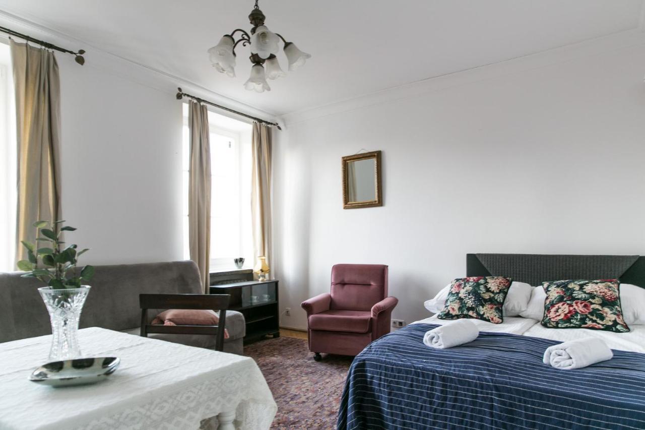 Gloria Ii Old Town Apartment